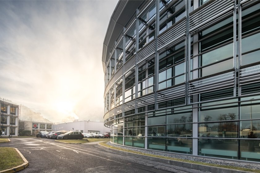 Somfy et le groupe Liébot connectent les baies coulissantes de la maison